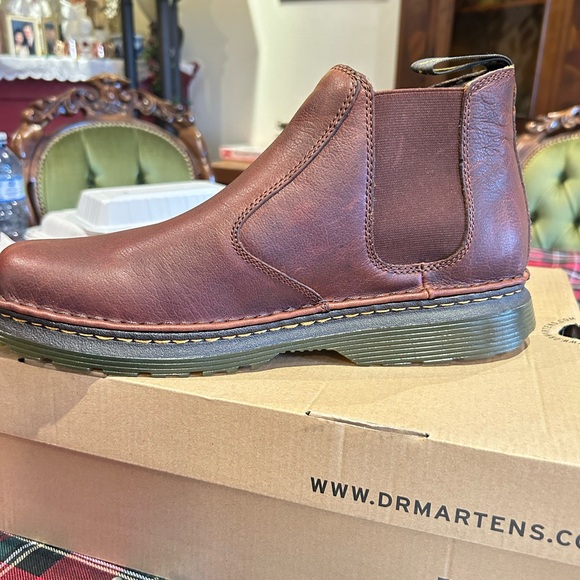 Dr Martens men’s slip-resistant leather Boots - Picture 4 of 12